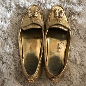 Gold Tory Burch tassel loafers size 6.5